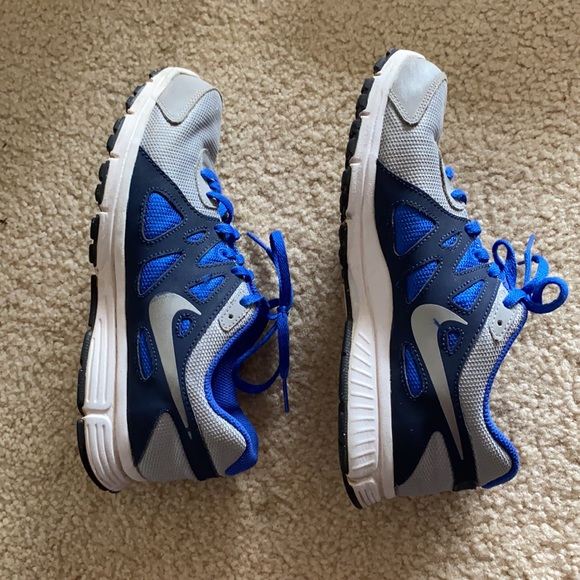 Nike shoes - Picture 3 of 3